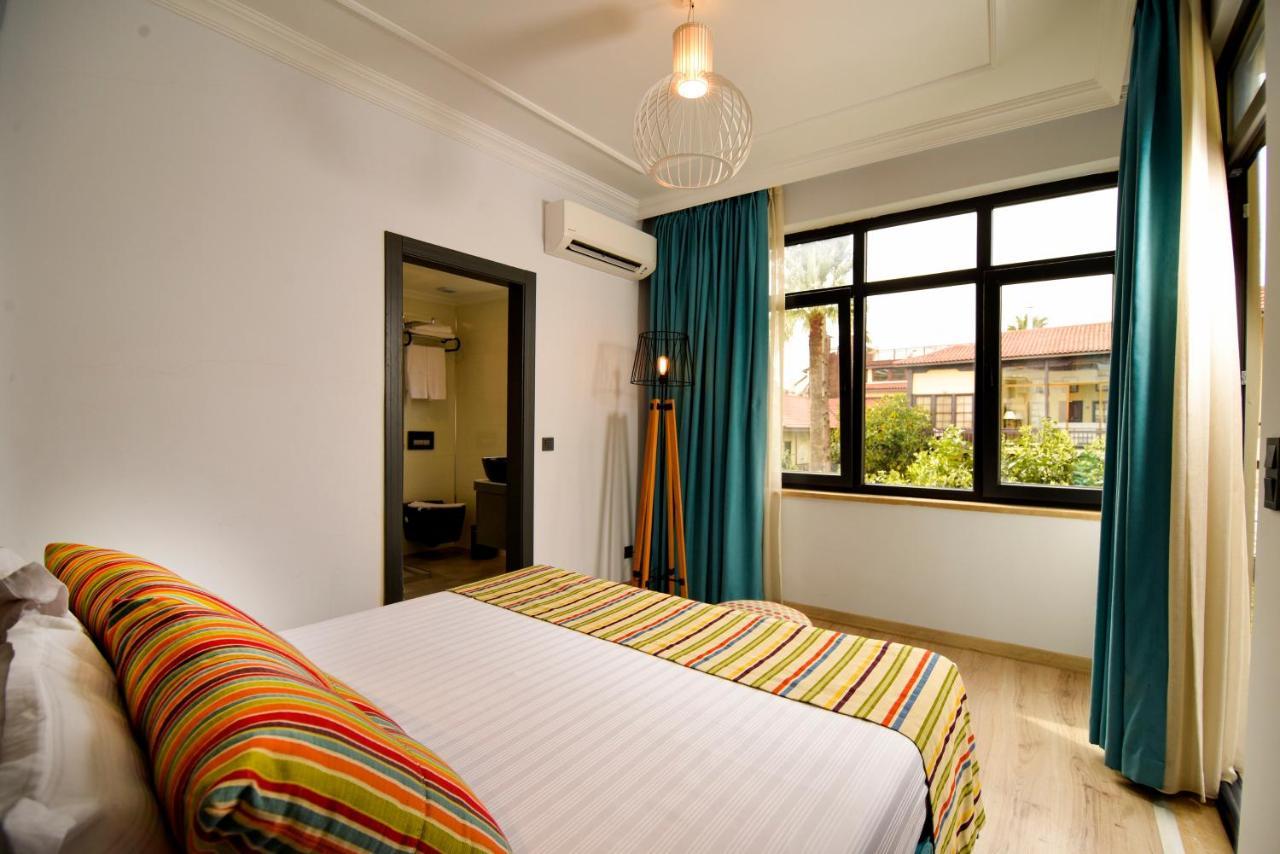 Remarkable Flat With Balcony Near Hadrian's Gate Pansiyon