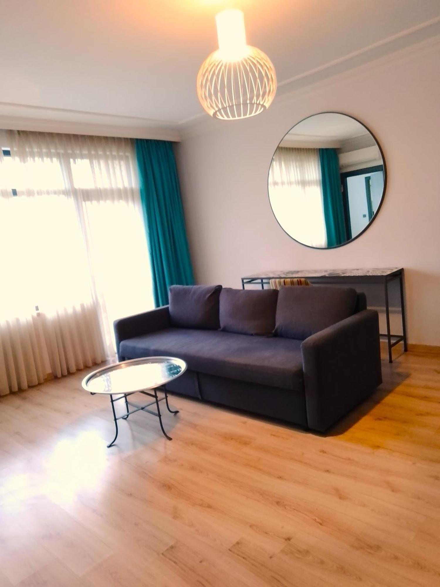 Pansiyon Remarkable Flat With Balcony Near Hadrian's Gate Antalya